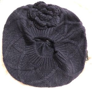 Women’s gray beret